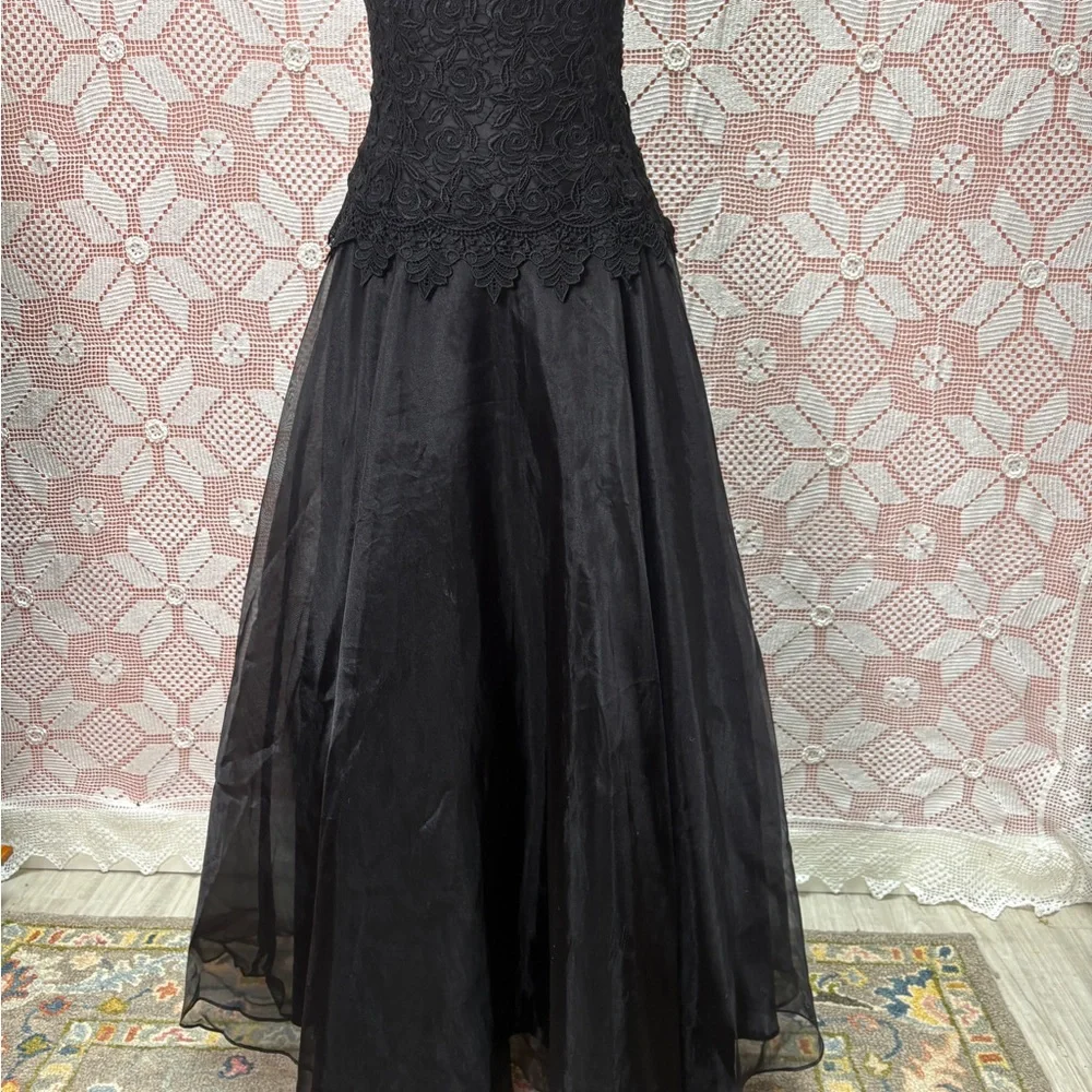 Vintage Vanessa Steven’s Elegant Black Lace Evening Gown Sz Sm - Picture 5 of 8